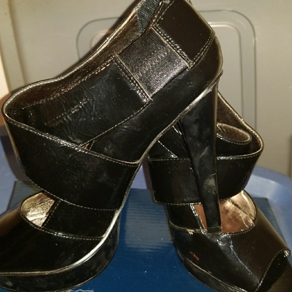 Shoee - Picture 4 of 5